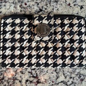 Vera Bradley Black and Cream Houndstooth Key Holder